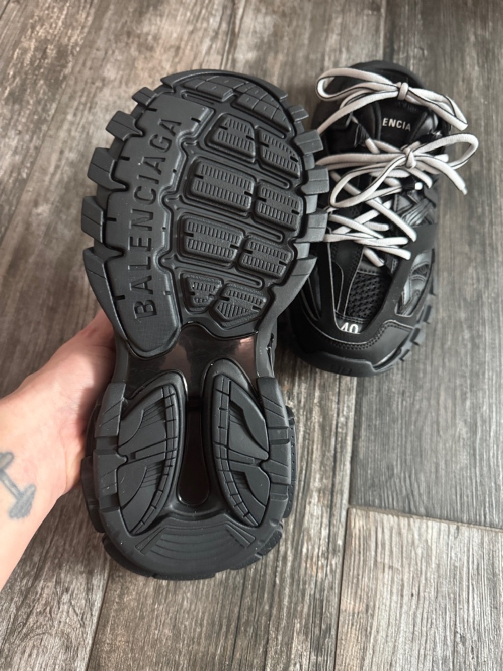 Balenciaga Black Men's Trail Sneakers with White Laces - Picture 3 of 4
